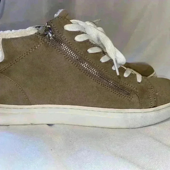 Universal Thread | Tilly Faux Sherpa Lined High Top Sneakers - Taupe Size 10 - Picture 7 of 7